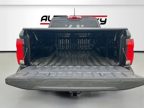 Used 2024 Chevrolet Colorado Z71 w/ Z71 Convenience Package 2 image 25