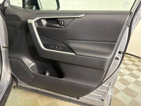 Used 2021 Toyota RAV4 LE FWD image 14