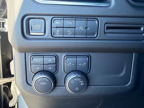 Used 2024 Chevrolet Tahoe Z71 image 30