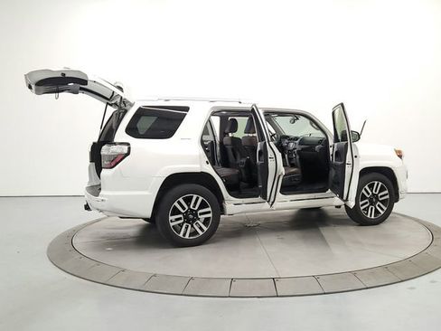 Used 2017 Toyota 4Runner Limited AWD/4WD image 15