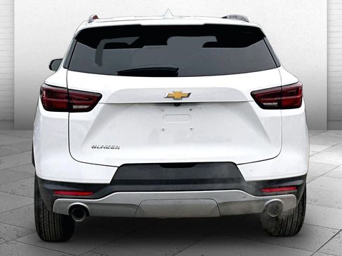 Used 2023 Chevrolet Blazer LT image 3