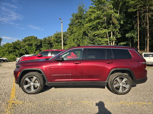 Used 2021 Jeep Grand Cherokee L Limited AWD/4WD image 2