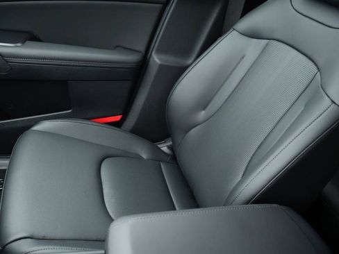 New 2026 Kia Sportage EX image 22