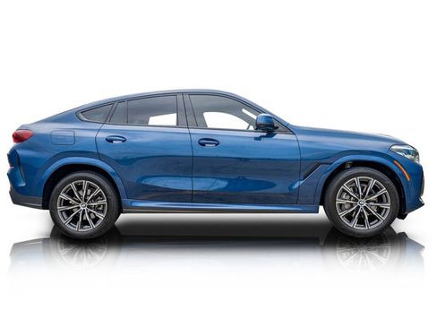 Used 2022 BMW X6 xDrive40i w/ M Sport Package image 2
