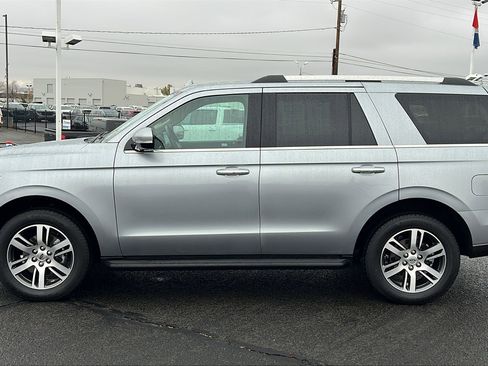 Used 2024 Ford Expedition Limited AWD/4WD image 7