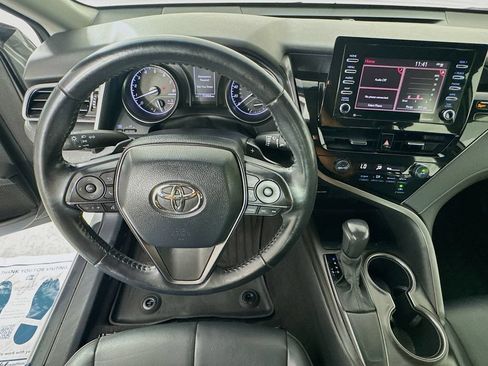 Used 2021 Toyota Camry SE FWD image 12