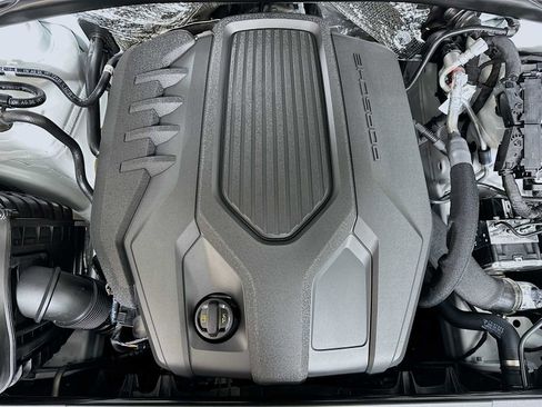 New 2026 Porsche Macan AWD/4WD image 31