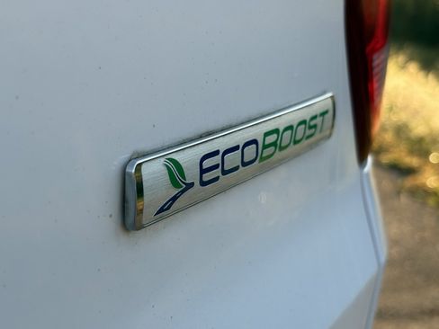 Used 2017 Ford Explorer XLT w/ Equipment Group 202A image 10