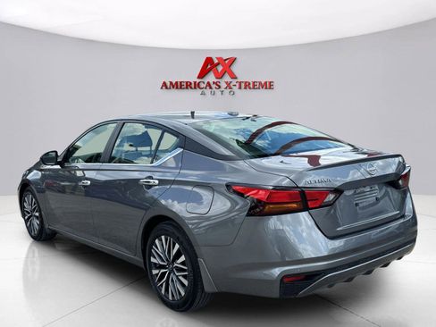 Used 2024 Nissan Altima 2.5 SV FWD image 4
