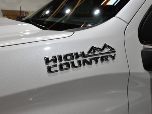 Used 2022 Chevrolet Silverado 1500 High Country AWD/4WD image 5