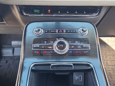 Used 2022 Lincoln Nautilus Reserve w/ Luxury Package image 19