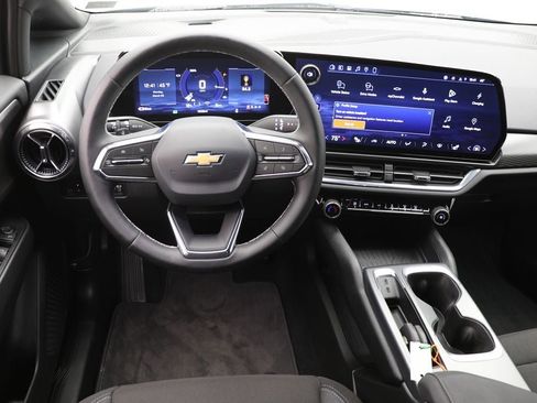 Used 2026 Chevrolet Equinox EV LT w/ Comfort Package image 13