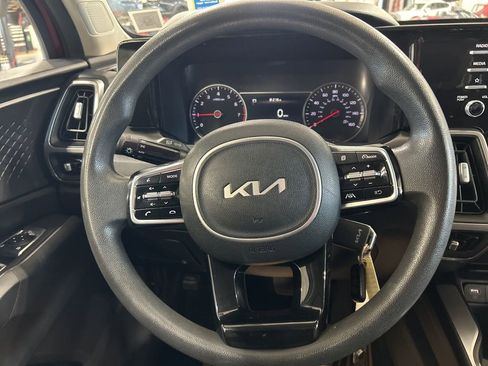 Used 2022 Kia Sorento LX image 15