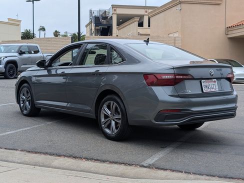 Used 2024 Volkswagen Jetta SE FWD image 11