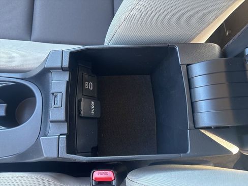 Used 2024 Toyota Corolla LE image 31