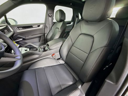 New 2026 Porsche Cayenne image 5