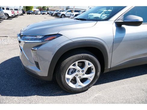 New 2026 Chevrolet Trax LS w/ LS Convenience Package FWD image 5
