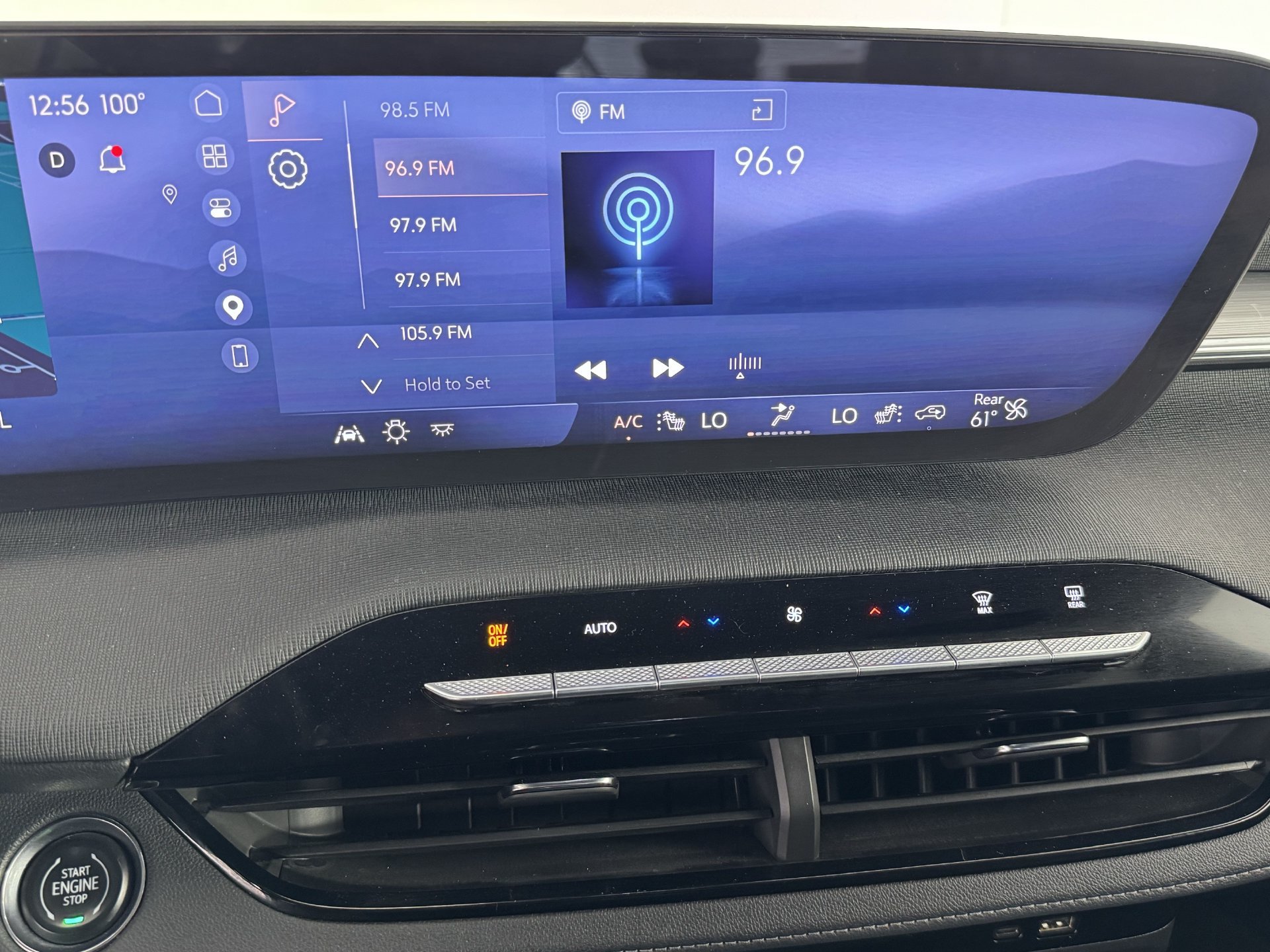 Used 2025 Buick Enclave Preferred AWD/4WD image 23