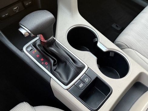 Used 2022 Kia Sportage LX image 19