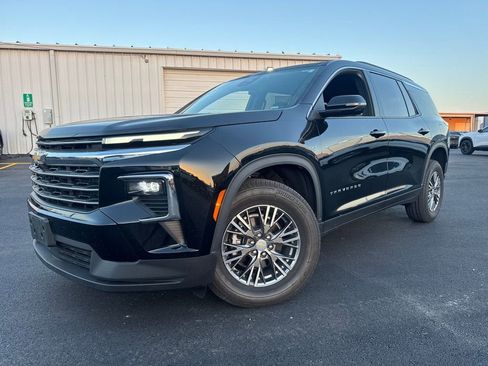 Used 2026 Chevrolet Traverse LT AWD/4WD image 1