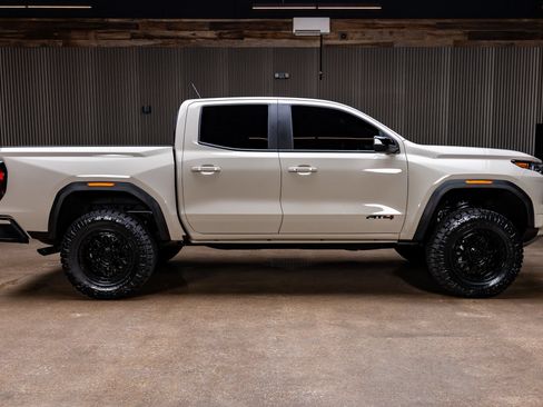 Used 2026 GMC Canyon AT4 AWD/4WD image 11