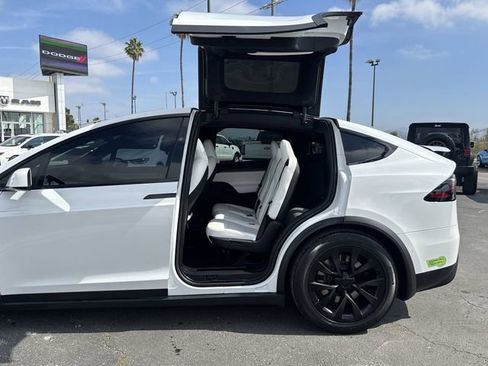 Used 2022 Tesla Model X image 11