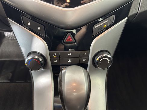 Used 2014 Chevrolet Cruze LT image 21