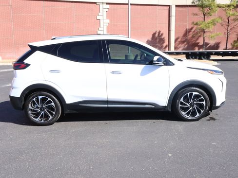 Used 2023 Chevrolet Bolt EUV Premier w/ Sun & Sound Package image 33