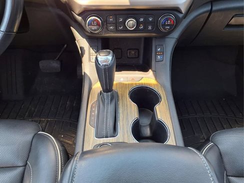 Certified 2019 GMC Acadia Denali w/ Technology Package AWD/4WD image 23