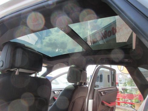 Used 2021 Porsche Macan AWD/4WD image 28