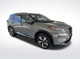 Used 2023 Nissan Rogue SL AWD/4WD video 3