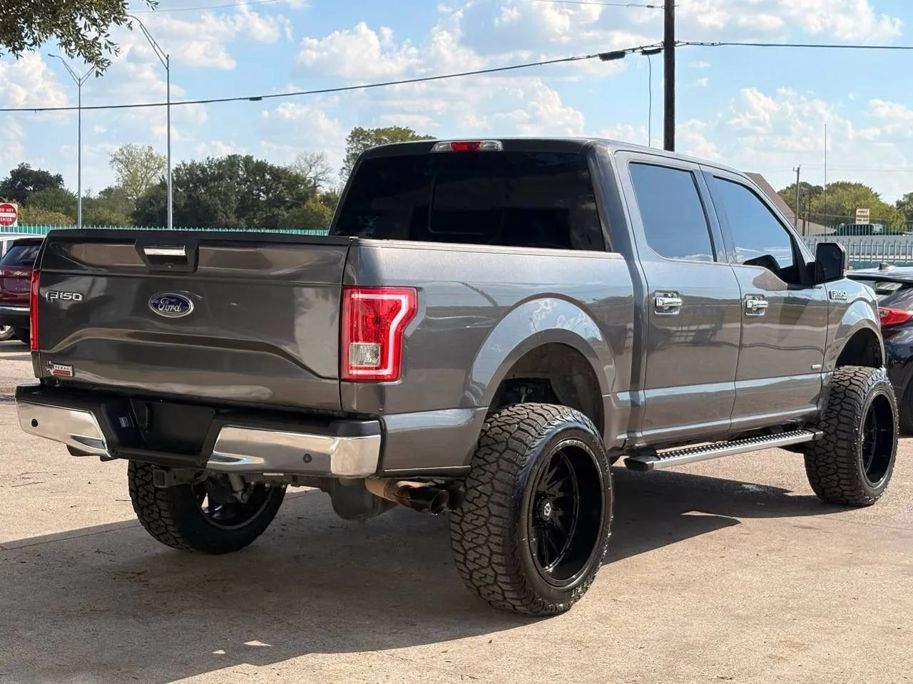 Used 2016 Ford F150 XLT w/ Equipment Group 302A Luxury RWD image 3
