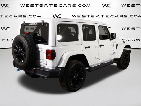 Used 2024 Jeep Wrangler Unlimited Sahara w/ Technology Group AWD/4WD image 50