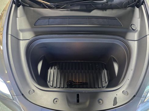 Used 2021 Tesla Model Y Long Range AWD/4WD image 43