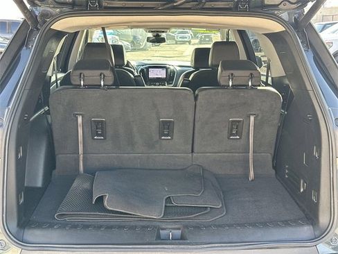 Used 2020 Chevrolet Traverse LT w/ LT Premium Package image 25