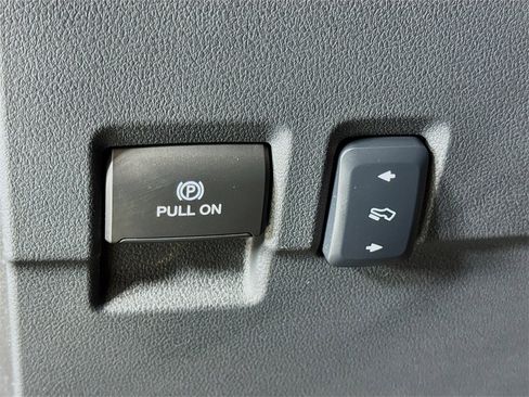 Used 2026 Ford F450 Platinum w/ FX4 Off-Road Package image 19