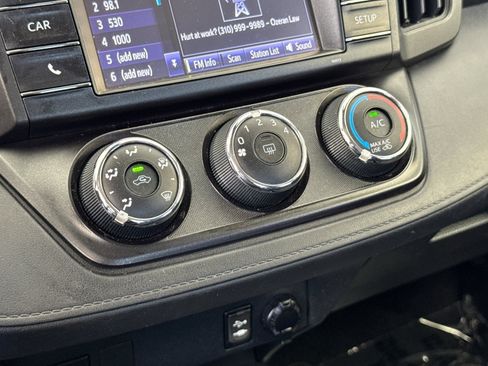 Used 2018 Toyota RAV4 LE FWD image 19