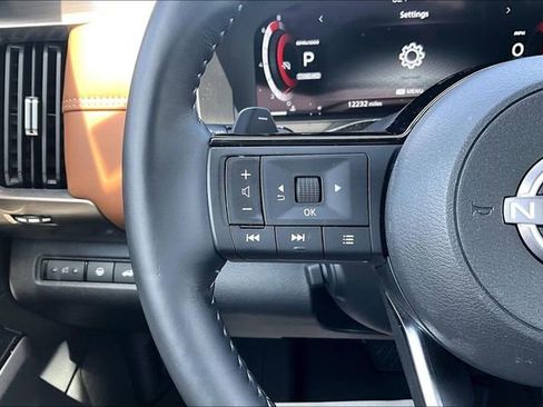 Certified 2025 Nissan Pathfinder Platinum image 10