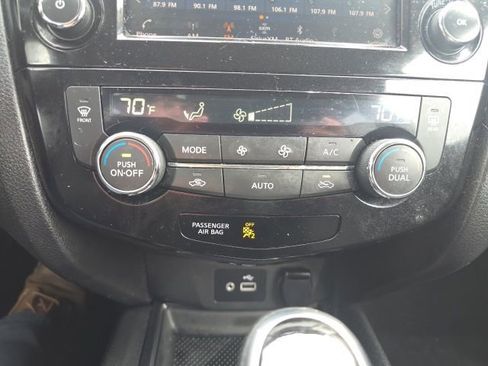 Used 2020 Nissan Rogue SV image 20