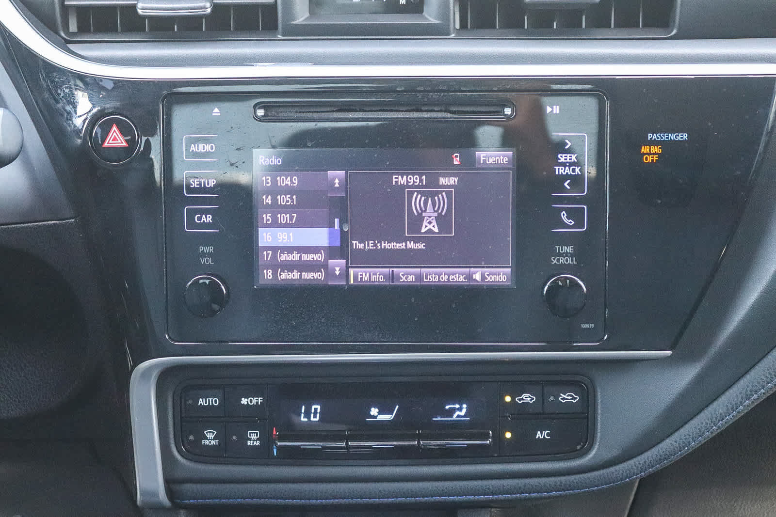 Used 2019 Toyota Corolla SE w/ Carpet Mat Package (TMS) FWD image 12
