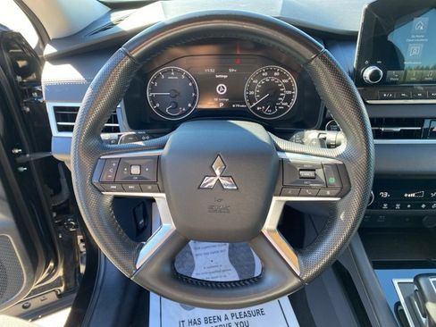 Used 2024 Mitsubishi Outlander SE image 15