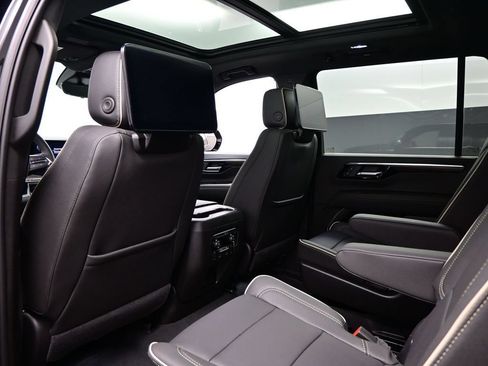 New 2026 Chevrolet Suburban Premier AWD/4WD image 30