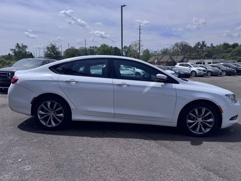 Used 2016 Chrysler 200 S w/ Comfort Group FWD image 4