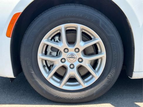 Used 2023 Chrysler Voyager LX FWD image 30