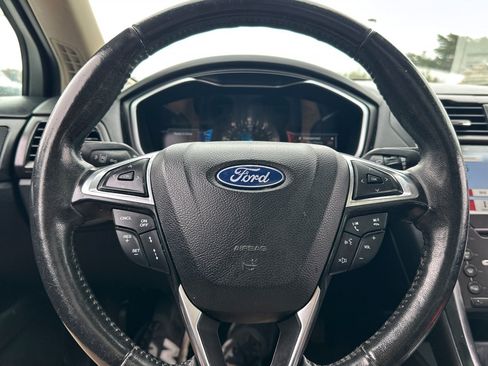 Used 2019 Ford Fusion Energi Titanium FWD image 21