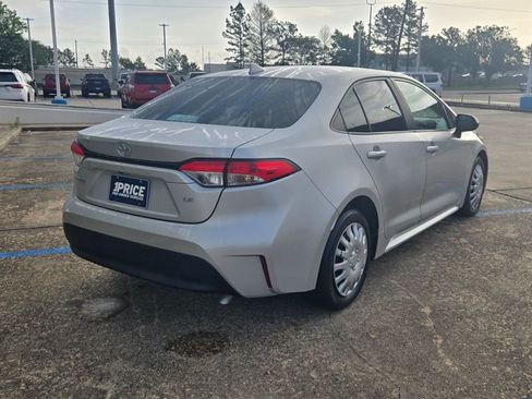 Used 2023 Toyota Corolla LE FWD image 5