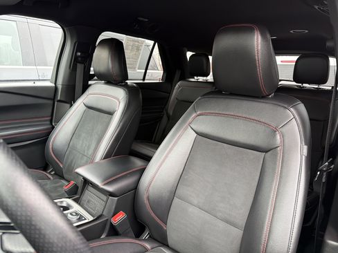 Used 2023 Ford Explorer ST-Line AWD/4WD image 10