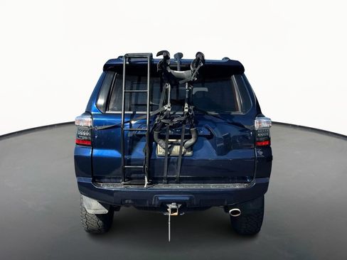 Used 2018 Toyota 4Runner SR5 Premium AWD/4WD image 4