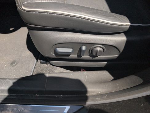 Used 2024 Buick Encore GX Avenir FWD image 7
