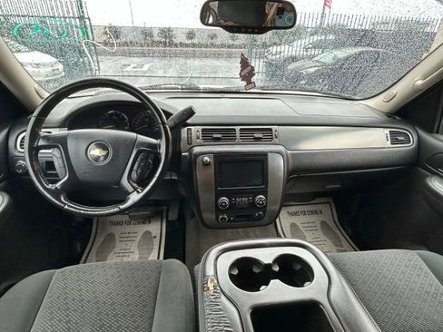 Used 2007 Chevrolet Suburban LS image 16